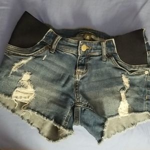 Distressed maternity shorts